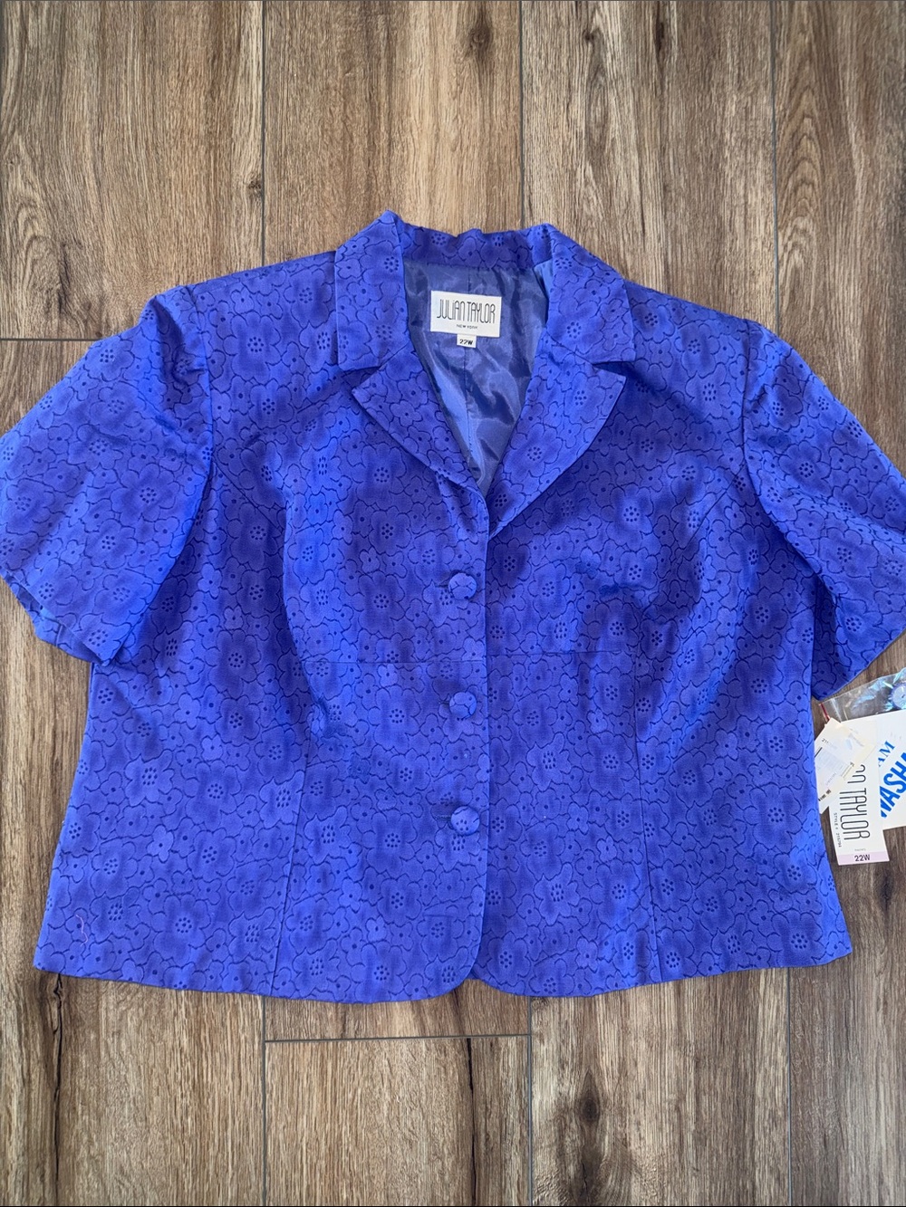 22W Julian Taylor 2 Piece Dress Suit Set in Blue. Great quality. Vintage.